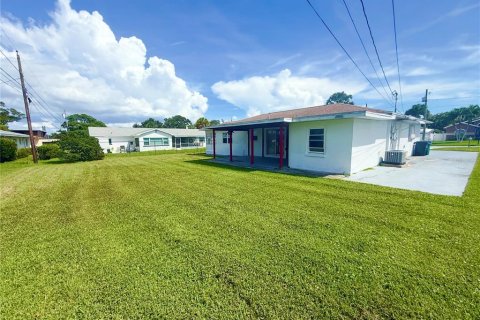 Villa ou maison à louer à Seminole, Floride: 2 chambres, 86.96 m2 № 2383878 - photo 9