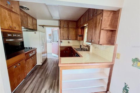 Villa ou maison à louer à Seminole, Floride: 2 chambres, 86.96 m2 № 2383878 - photo 15