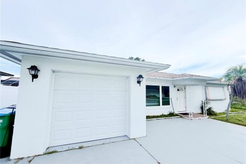 Villa ou maison à Seminole, Floride 2 chambres, 86.96 m2 № 2383878