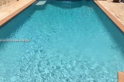 Villa ou maison à vendre à Miami, Floride: 5 chambres, 241.36 m2 № 1967508 - photo 17