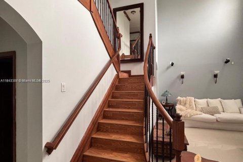 Villa ou maison à vendre à Miami, Floride: 5 chambres, 241.36 m2 № 1967508 - photo 11