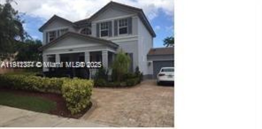 Villa ou maison à Miami, Floride 5 chambres, 241.36 m2 № 1967508