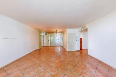 Condo in Miami, Florida, 1 bedroom  № 1923268 - photo 20