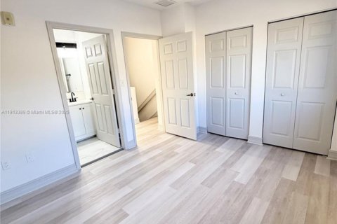 Copropriété à louer à Miami, Floride: 2 chambres, 87.33 m2 № 2080121 - photo 10