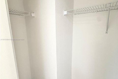 Copropriété à louer à Miami, Floride: 2 chambres, 87.33 m2 № 2080121 - photo 15