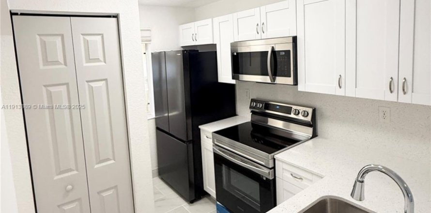 Condo à Miami, Floride, 2 chambres  № 2080121