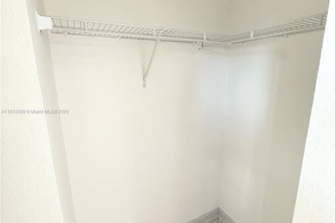 Copropriété à louer à Miami, Floride: 2 chambres, 87.33 m2 № 2080121 - photo 14