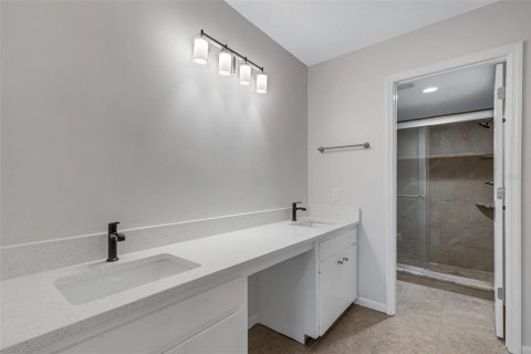 Adosado en venta en Sarasota, Florida, 3 dormitorios, 151.52 m2 № 1429092 - foto 8