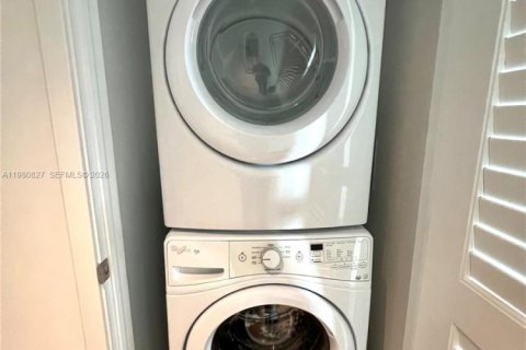 Снять в аренду кондоминиум в Майами, Флорида 1 спальня, 82.03м2, № 2079868 - фото 9