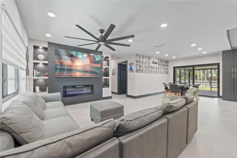 Купить виллу или дом в Катлер-Бей, Флорида 3 спальни, 169.64м2, № 2065263 - фото 5