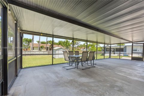 Купить виллу или дом в Катлер-Бей, Флорида 3 спальни, 169.64м2, № 2065263 - фото 30