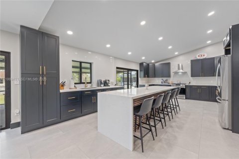 Купить виллу или дом в Катлер-Бей, Флорида 3 спальни, 169.64м2, № 2065263 - фото 12