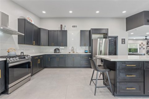 Купить виллу или дом в Катлер-Бей, Флорида 3 спальни, 169.64м2, № 2065263 - фото 16