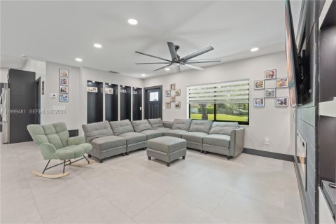 Купить виллу или дом в Катлер-Бей, Флорида 3 спальни, 169.64м2, № 2065263 - фото 6