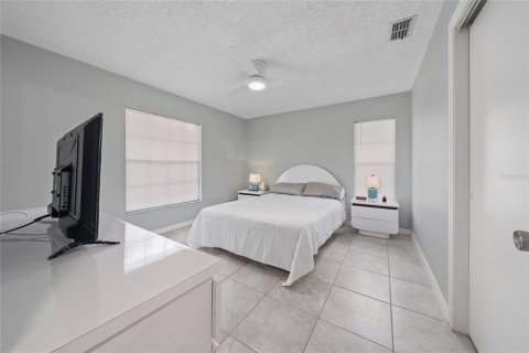 House in Sebring, Florida 2 bedrooms, 134.62 sq.m. № 2166124 - photo 15