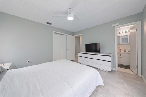 House in Sebring, Florida 2 bedrooms, 134.62 sq.m. № 2166124 - photo 16