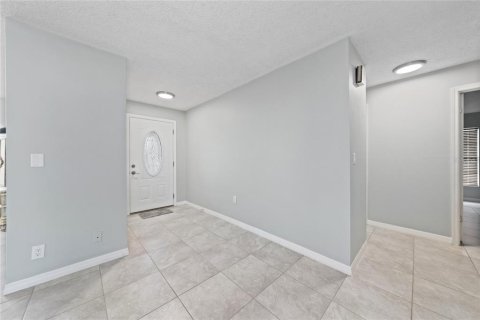 House in Sebring, Florida 2 bedrooms, 134.62 sq.m. № 2166124 - photo 3
