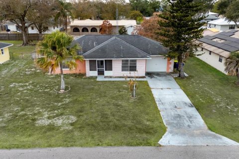 House in Sebring, Florida 2 bedrooms, 134.62 sq.m. № 2166124