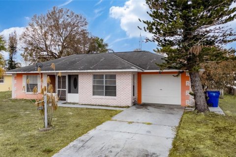 House in Sebring, Florida 2 bedrooms, 134.62 sq.m. № 2166124 - photo 24