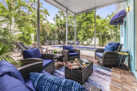 Immobilier commercial à vendre à Sarasota, Floride: 6 chambres, 227.61 m2 № 2266443 - photo 19