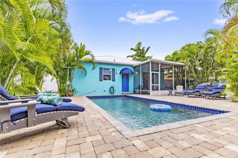 Immobilier commercial à vendre à Sarasota, Floride: 6 chambres, 227.61 m2 № 2266443 - photo 2