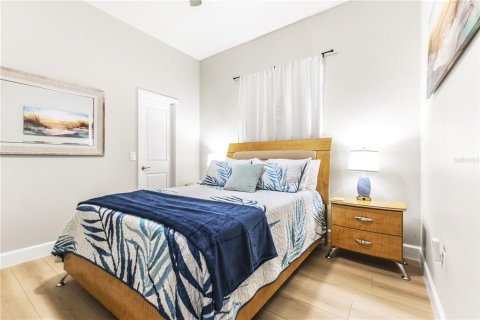 Immobilier commercial à vendre à Sarasota, Floride: 6 chambres, 227.61 m2 № 2266443 - photo 10