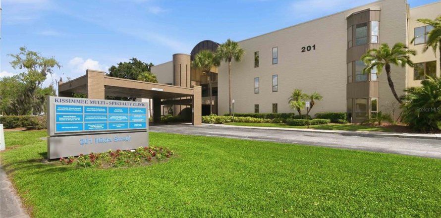 Commercial property in Kissimmee, Florida 129.69 sq.m. № 2218100