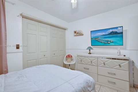 Купить кондоминиум в Пемброк-Пайнс, Флорида 2 спальни, 100.33м2, № 2005965 - фото 21