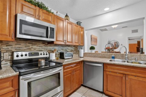 Купить кондоминиум в Пемброк-Пайнс, Флорида 2 спальни, 100.33м2, № 2005965 - фото 8