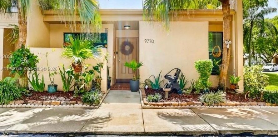 Condo à Pembroke Pines, Floride, 2 chambres  № 2005965