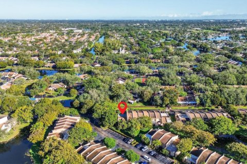 Купить кондоминиум в Пемброк-Пайнс, Флорида 2 спальни, 100.33м2, № 2005965 - фото 5