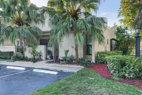 Купить кондоминиум в Пемброк-Пайнс, Флорида 2 спальни, 100.33м2, № 2005965 - фото 23