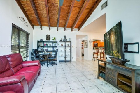 Купить кондоминиум в Пемброк-Пайнс, Флорида 2 спальни, 100.33м2, № 2005965 - фото 12