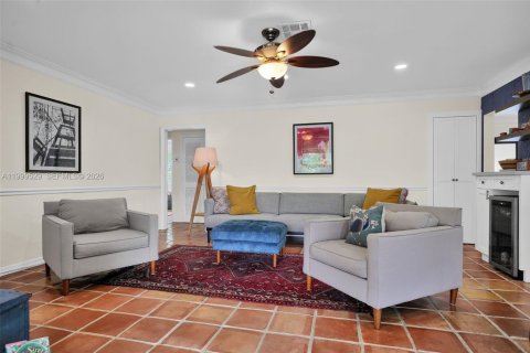 House in Palmetto Bay, Florida 5 bedrooms, 301.56 sq.m. № 2067659 - photo 17