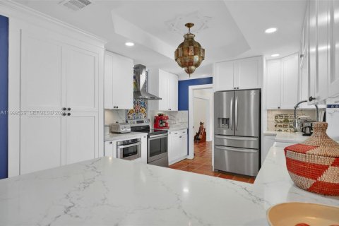 House in Palmetto Bay, Florida 5 bedrooms, 301.56 sq.m. № 2067659 - photo 14