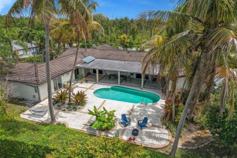 House in Palmetto Bay, Florida 5 bedrooms, 301.56 sq.m. № 2067659 - photo 2