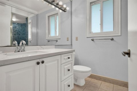 House in Palmetto Bay, Florida 5 bedrooms, 301.56 sq.m. № 2067659 - photo 29