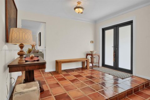 House in Palmetto Bay, Florida 5 bedrooms, 301.56 sq.m. № 2067659 - photo 8