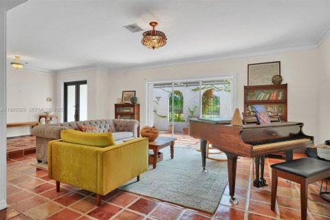 House in Palmetto Bay, Florida 5 bedrooms, 301.56 sq.m. № 2067659 - photo 9