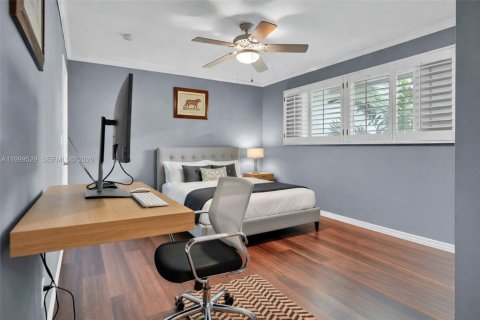 House in Palmetto Bay, Florida 5 bedrooms, 301.56 sq.m. № 2067659 - photo 28