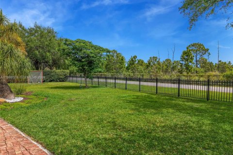 House in Palmetto Bay, Florida 5 bedrooms, 301.56 sq.m. № 2067659 - photo 7