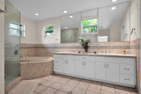 House in Palmetto Bay, Florida 5 bedrooms, 301.56 sq.m. № 2067659 - photo 27