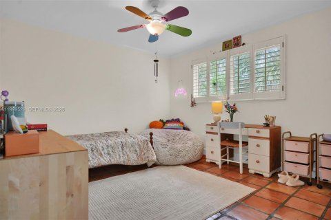 House in Palmetto Bay, Florida 5 bedrooms, 301.56 sq.m. № 2067659 - photo 25