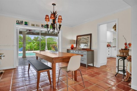 House in Palmetto Bay, Florida 5 bedrooms, 301.56 sq.m. № 2067659 - photo 15