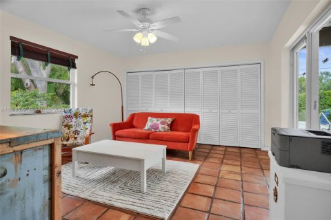 House in Palmetto Bay, Florida 5 bedrooms, 301.56 sq.m. № 2067659 - photo 22