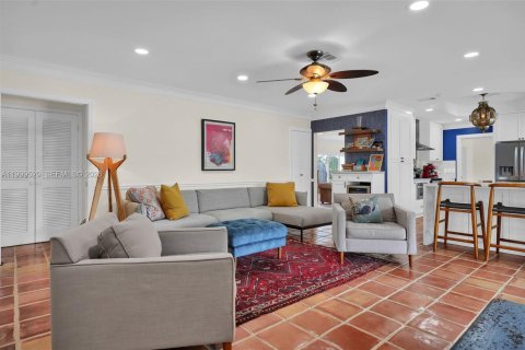 House in Palmetto Bay, Florida 5 bedrooms, 301.56 sq.m. № 2067659 - photo 18