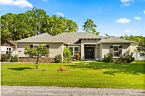 House in DeBary, Florida 4 bedrooms, 219.9 sq.m. № 1912094 - photo 1