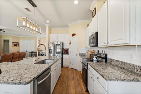 House in DeBary, Florida 4 bedrooms, 219.9 sq.m. № 1912094 - photo 10