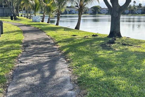 Condominio en alquiler en Homestead, Florida, 3 dormitorios, 111.02 m2 № 1969368 - foto 3