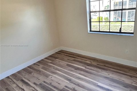 Condominio en alquiler en Homestead, Florida, 3 dormitorios, 111.02 m2 № 1969368 - foto 9